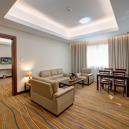 Center Hotel שארג'ה מראה חיצוני תמונה