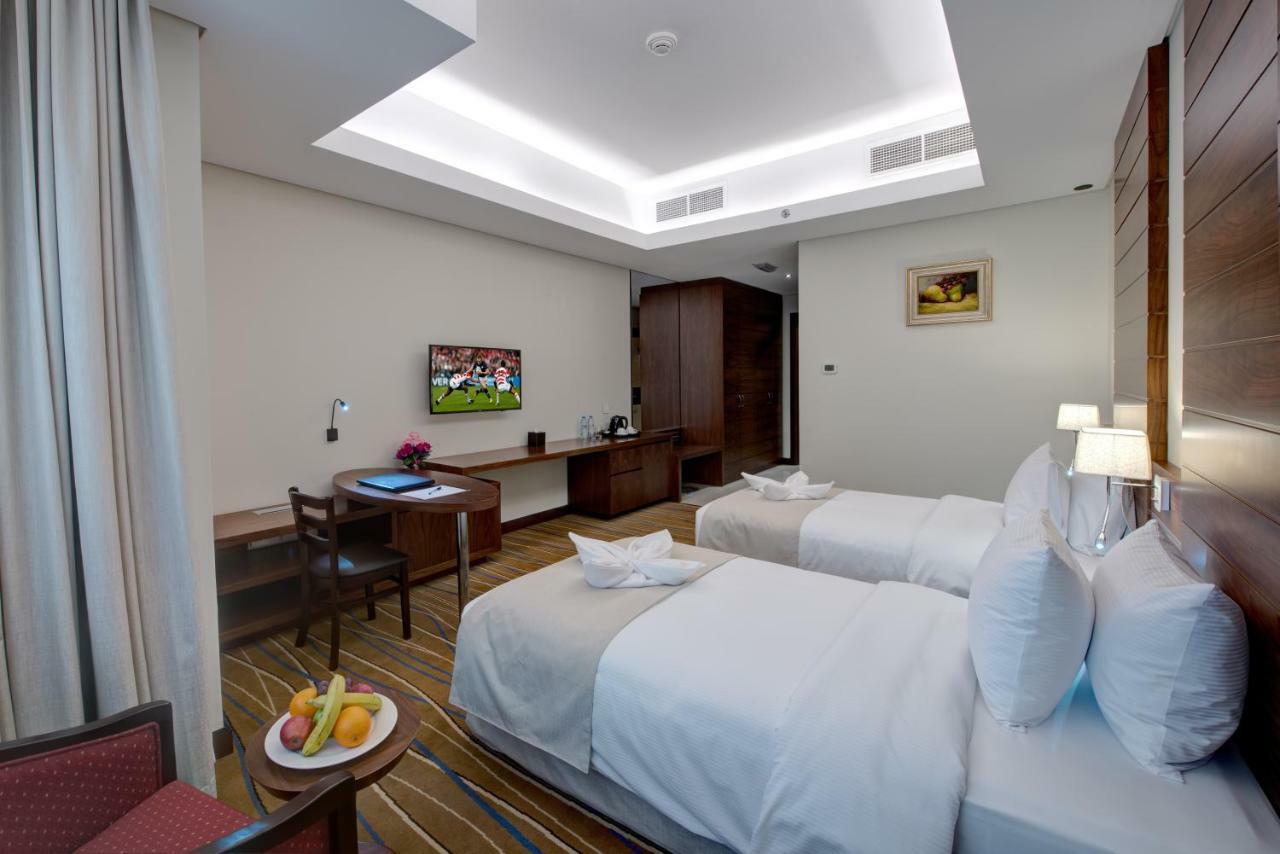 Center Hotel שארג'ה מראה חיצוני תמונה