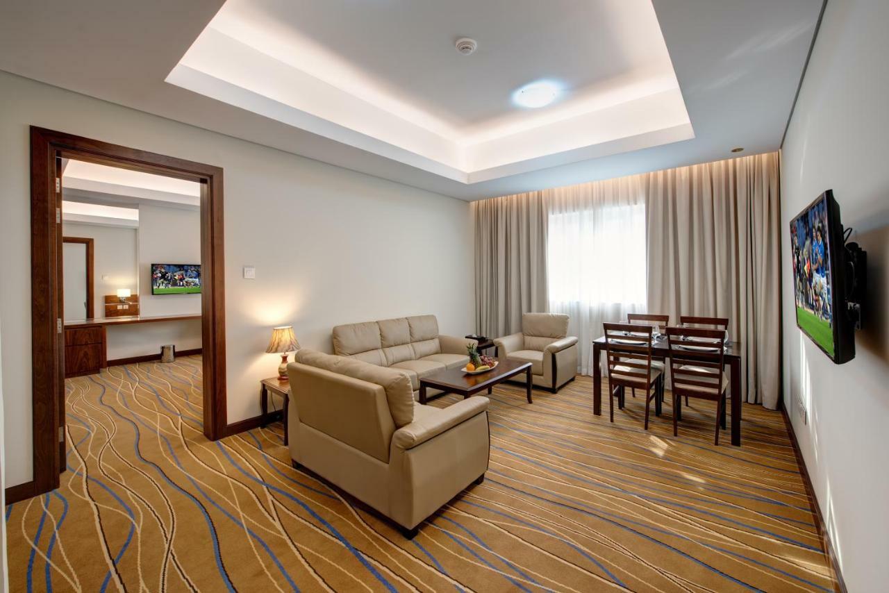 Center Hotel שארג'ה מראה חיצוני תמונה