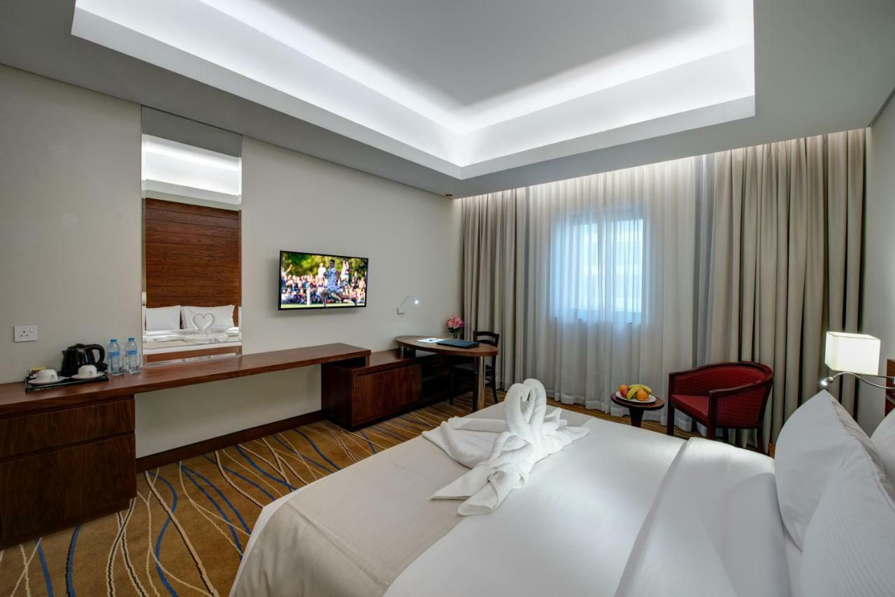 Center Hotel שארג'ה מראה חיצוני תמונה