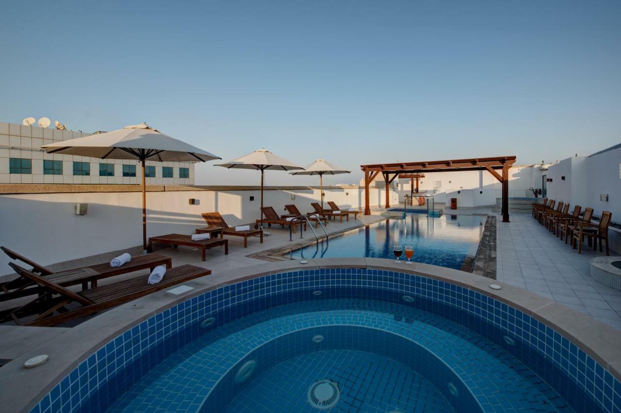 Center Hotel שארג'ה מראה חיצוני תמונה